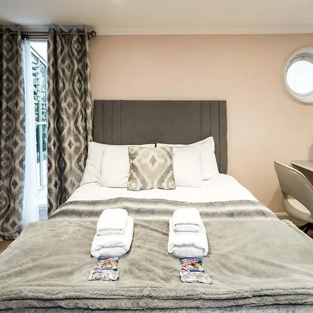 Apartamento Superb Chelsea Rare Find With Patio 2 Min From Tube Londres Exterior foto