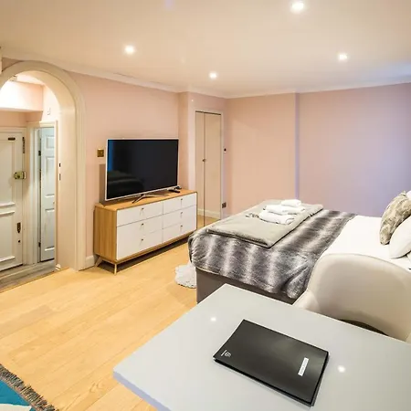 Apartamento Superb Chelsea Rare Find With Patio 2 Min From Tube Londres Exterior foto