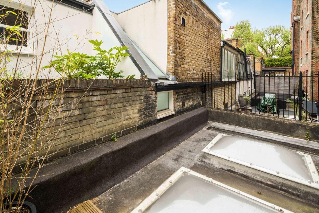 Superb Chelsea Rare Find With Patio 2 Min From Tube Apartamento *