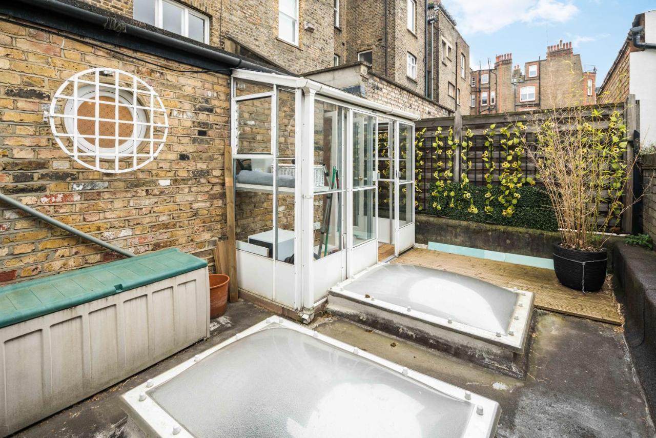 Superb Chelsea Rare Find With Patio 2 Min From Tube Apartamento *